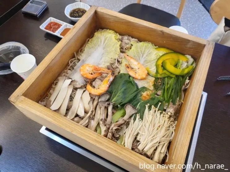 청주 오송 편편집 편백찜 월남쌈 샤브샤브 무한리필 아기놀이방...