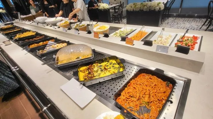 초롱꽃마을 뷔페 샐러드바 새로 생긴 애슐리퀸즈 파주운정점 주차