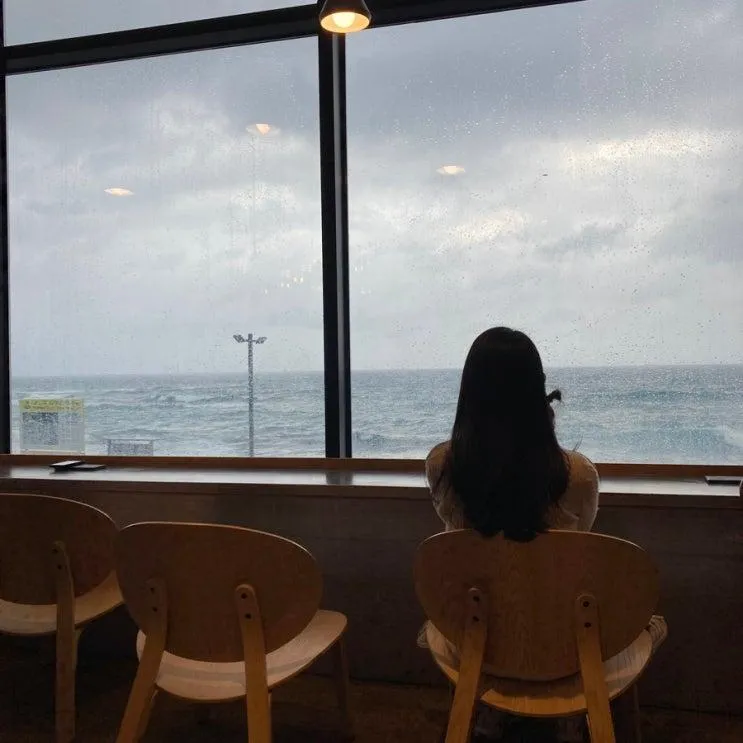 속초장사항카페 맛있는 디저트와 오션뷰 즐기기 / 카페람