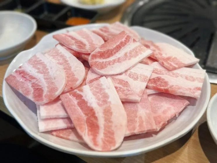 부산 문현동 고기집 희야네돼지_냉삼에 소주 한잔