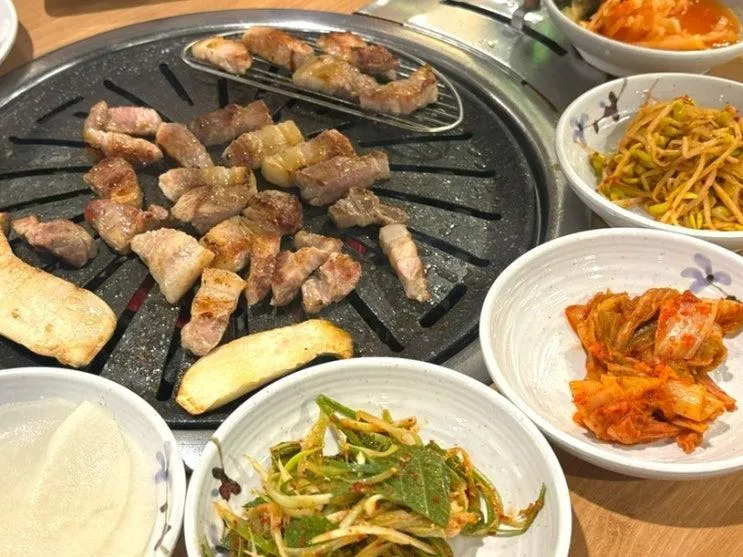 [희야네돼지 문현점] 부산 문현동 고기집 🥩 삼겹살 목살 냉삼 소갈비살 맛집