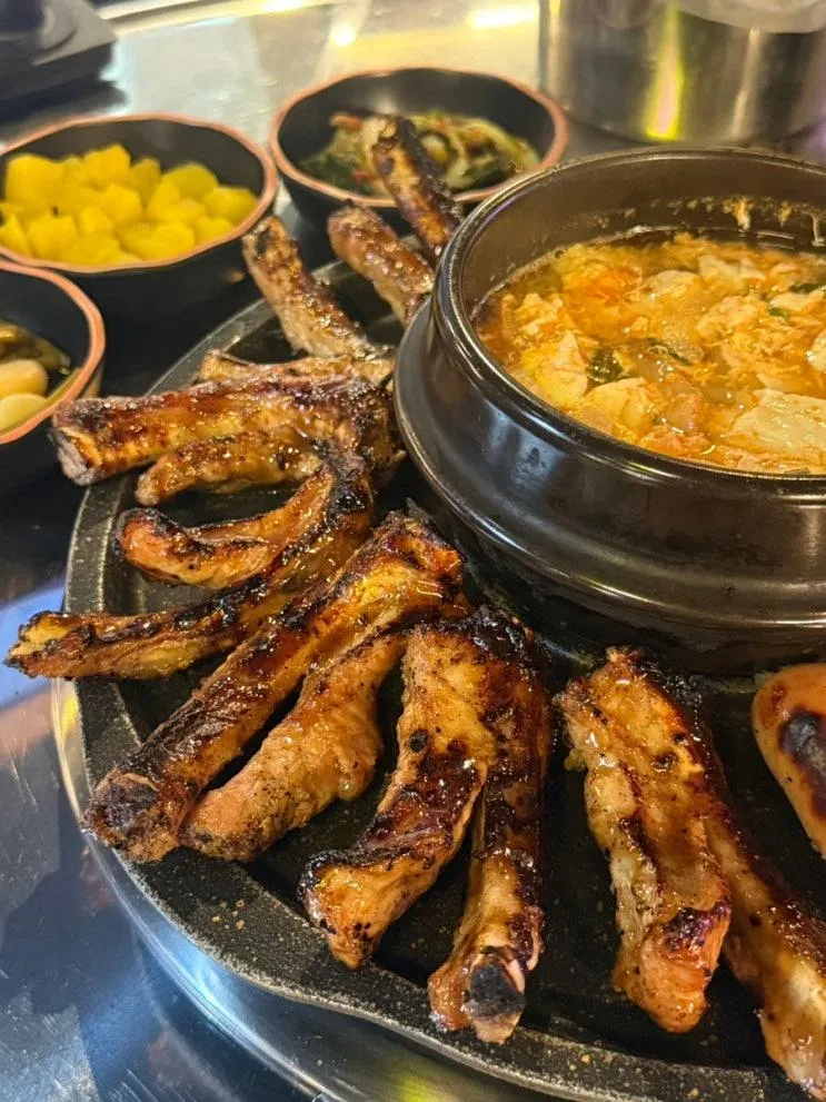발산역맛집 중랑등갈비 발산점 구워져 나오는 등갈비 맛집