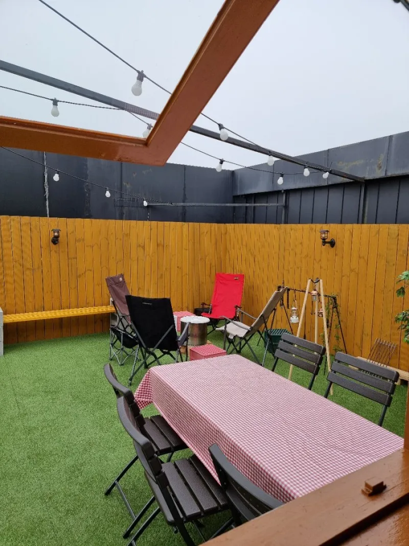 Camp Lounge photo 6