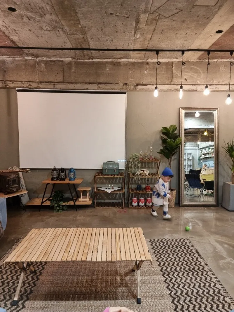 Camp Lounge photo 15