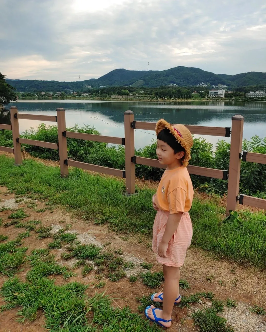 Yongdam Reservoir Trail photo 8