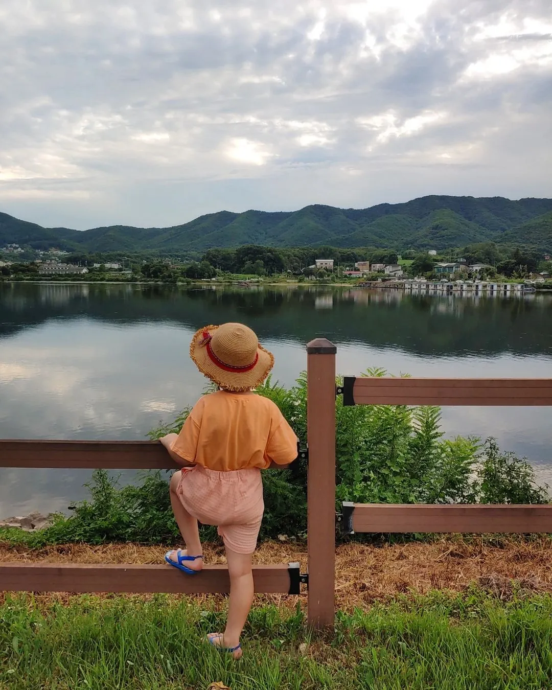 Yongdam Reservoir Trail photo 9