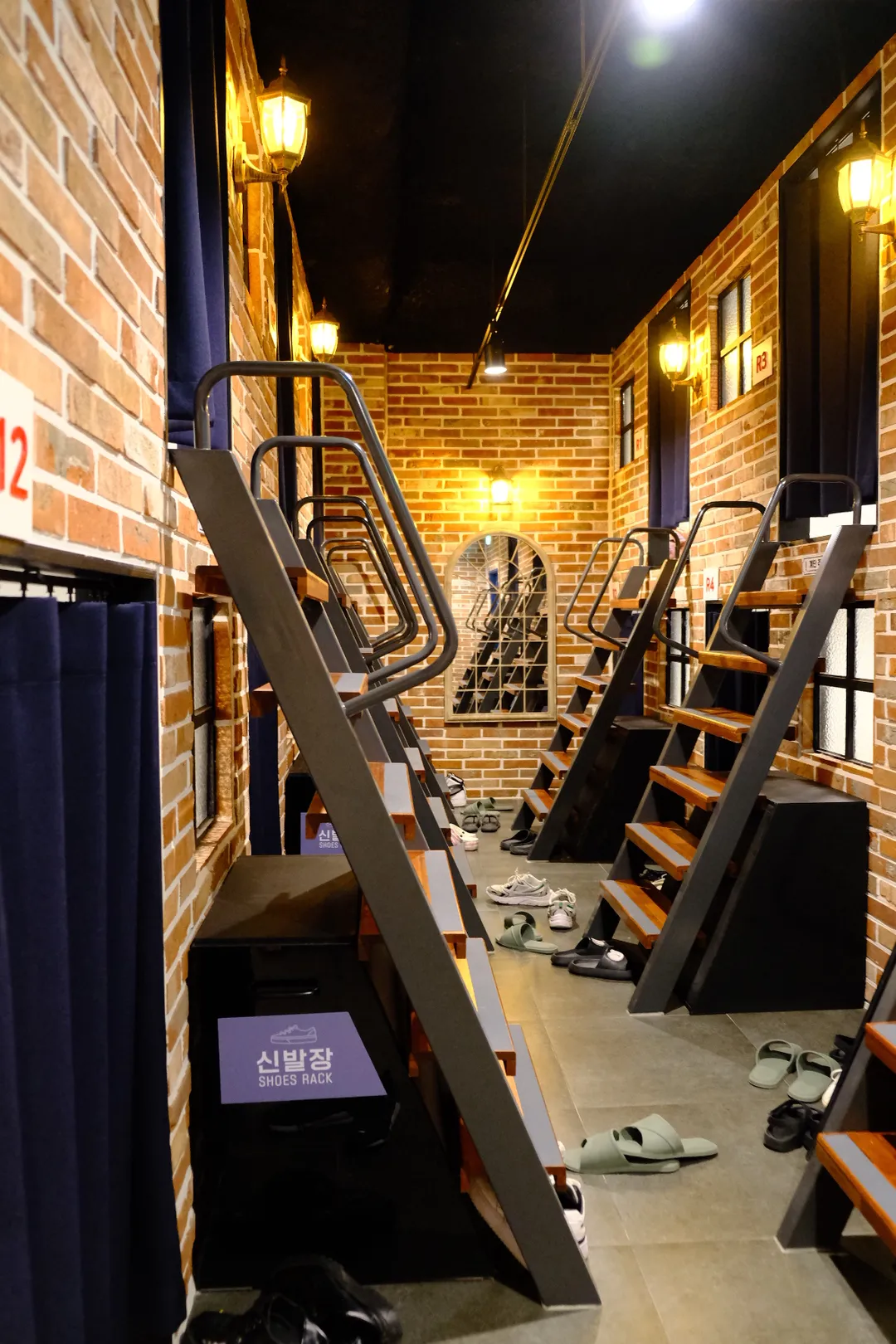 Holmes and Lupin Board Game Cafe Gangnam Branch photo 9