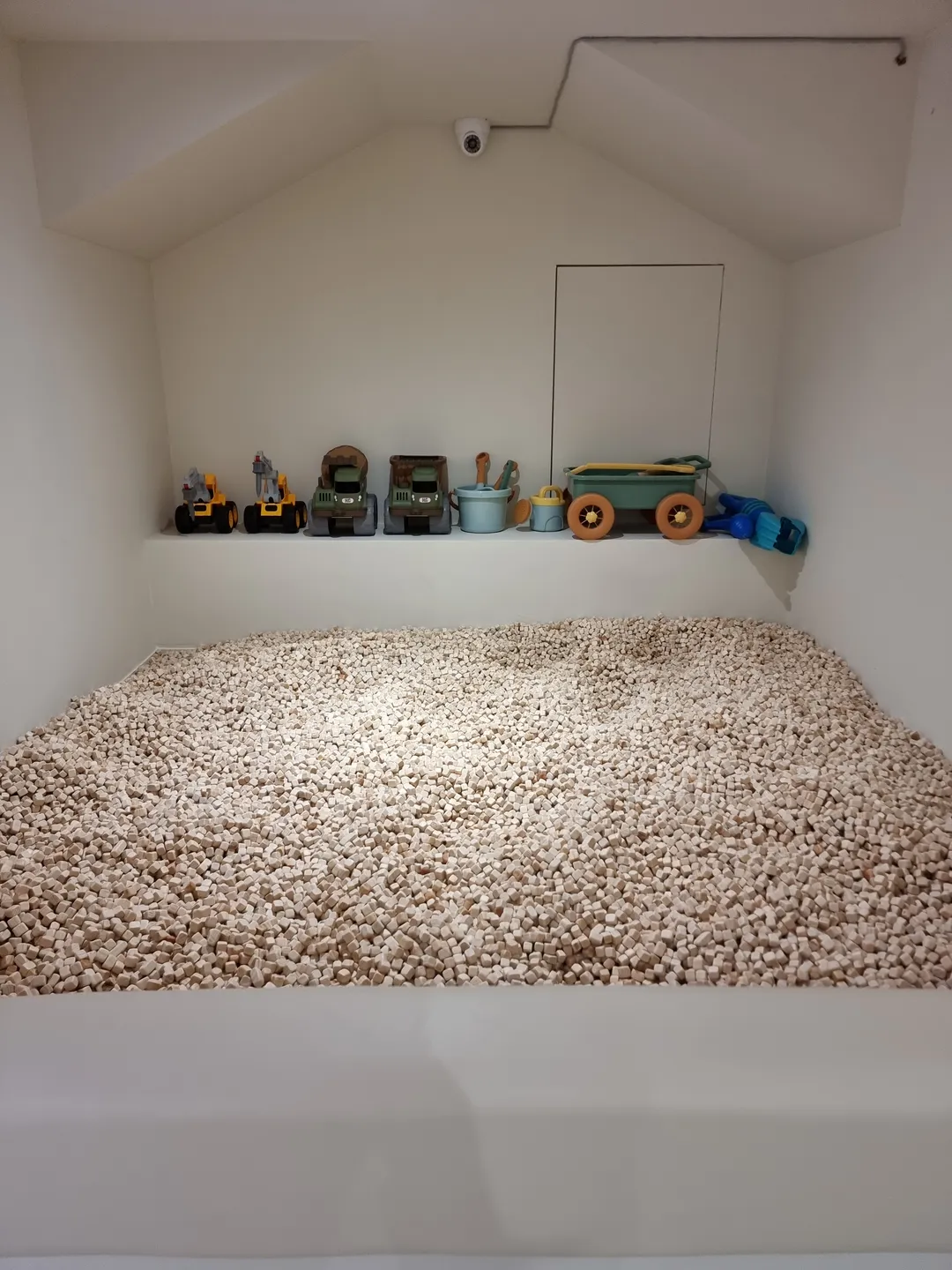Lilypool Kids Pool Water Room Party Room photo 11