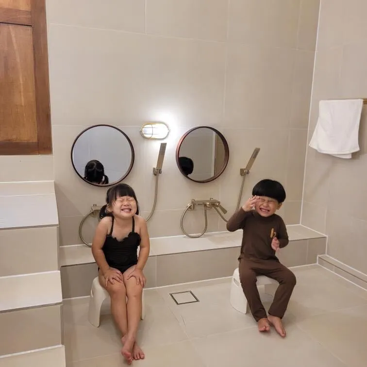 Dawn Kids Pool Party Room photo 11