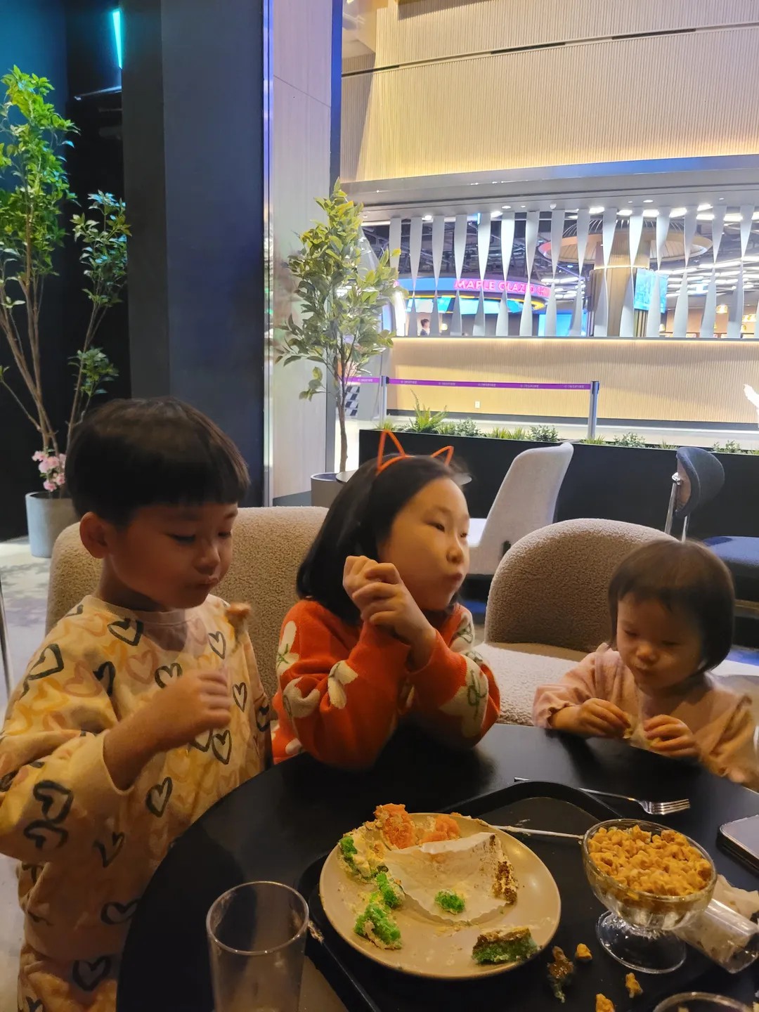 더노벰버라운지 인스파이어점