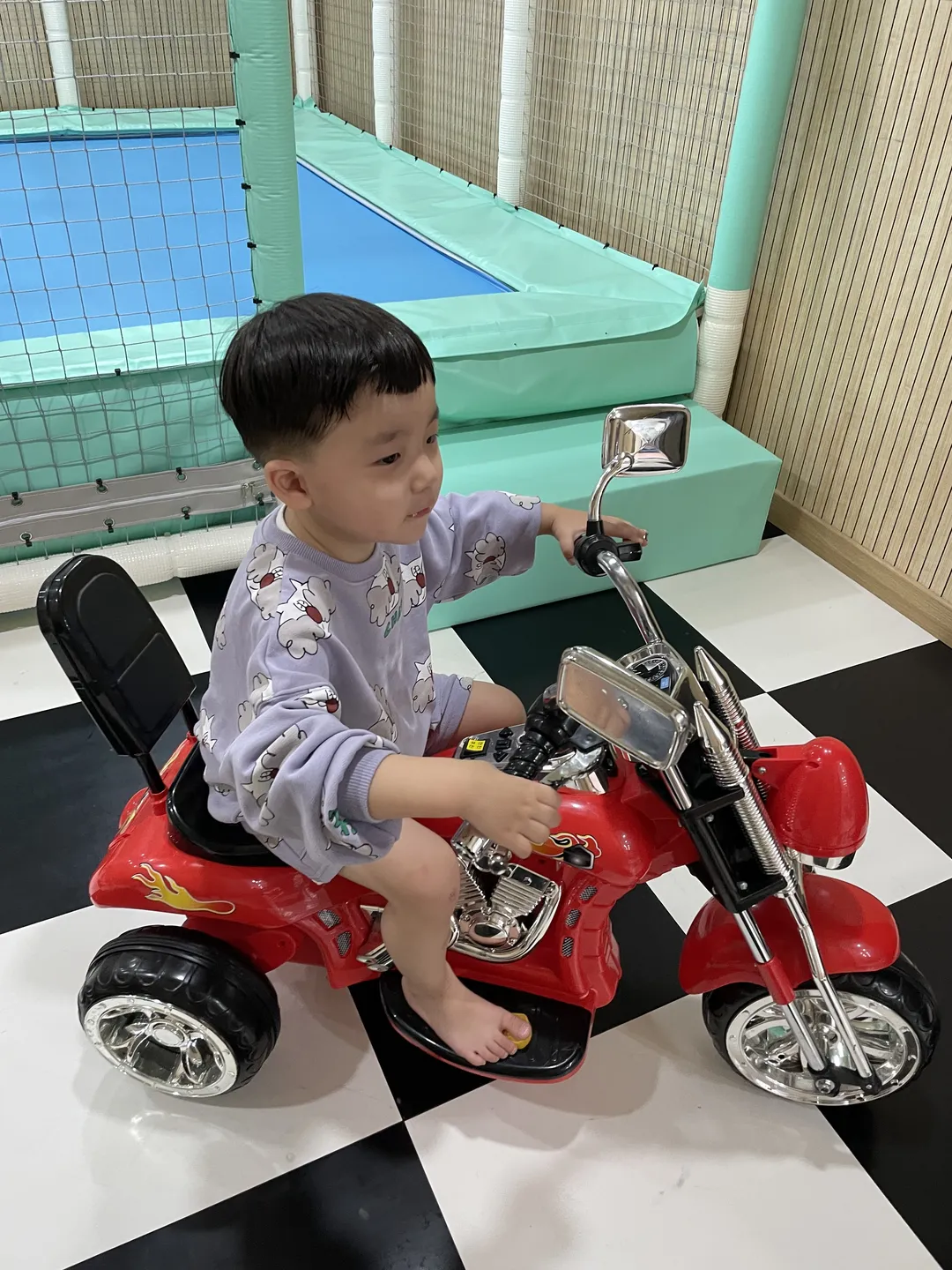 루브르키즈풀빌라
