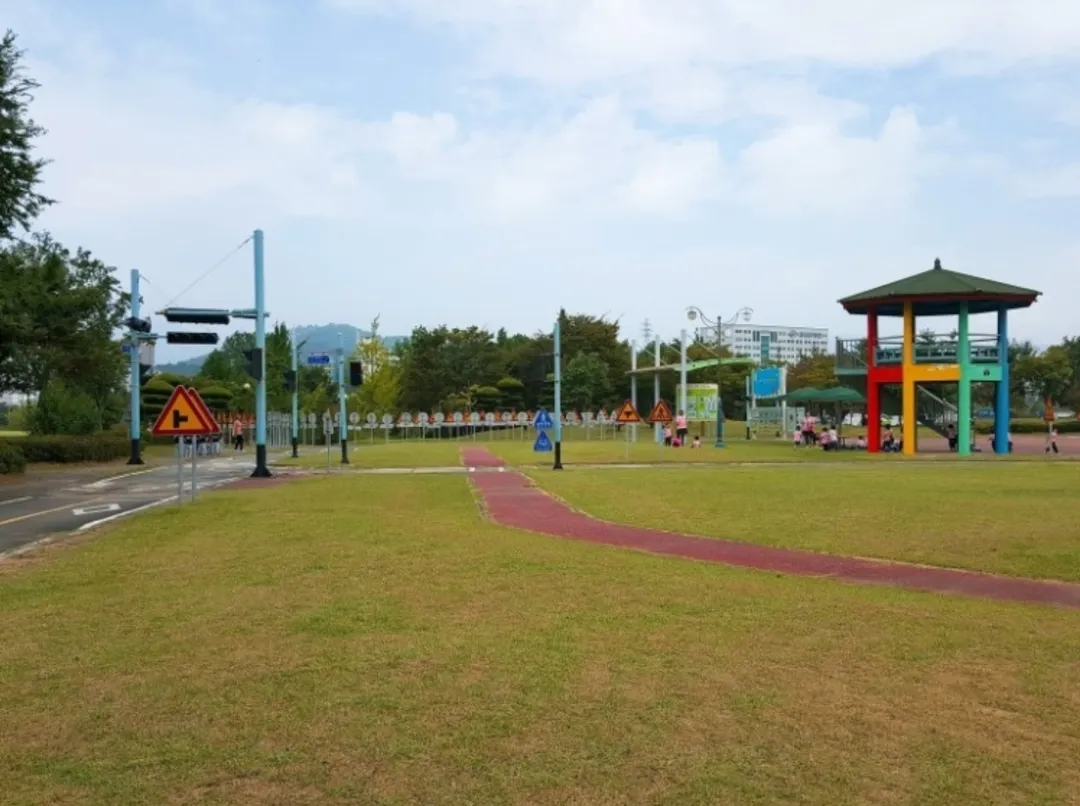 Changwon-si Children's Traffic Park photo 6