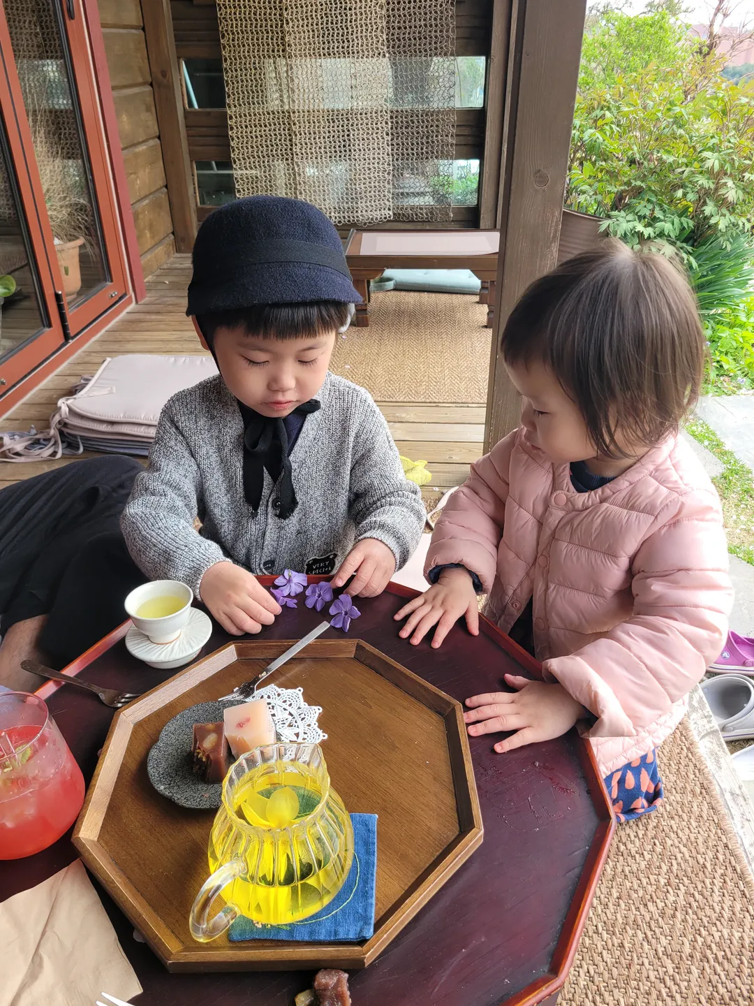 유유차적