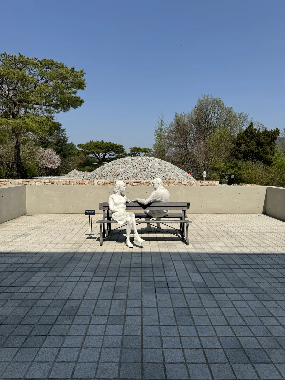 <Exhibit> Ugo Rondinone Solo Exhibition 'Burn to shine' photo 12