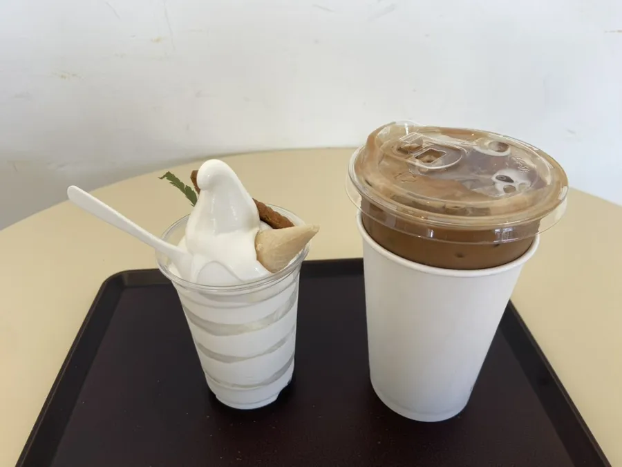 LE CAFE