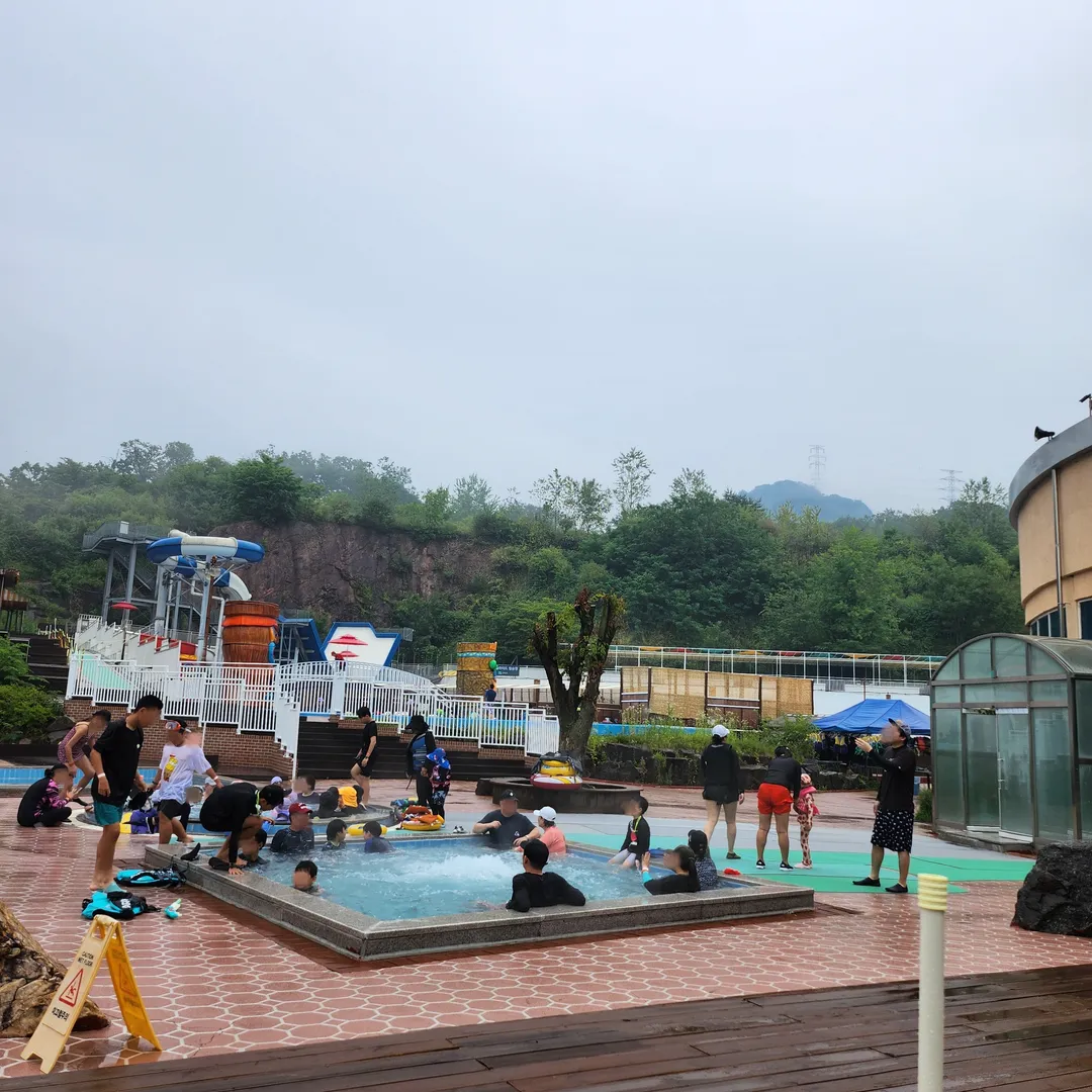 Sinbuk Oncheon Resort Spring Fall photo 8