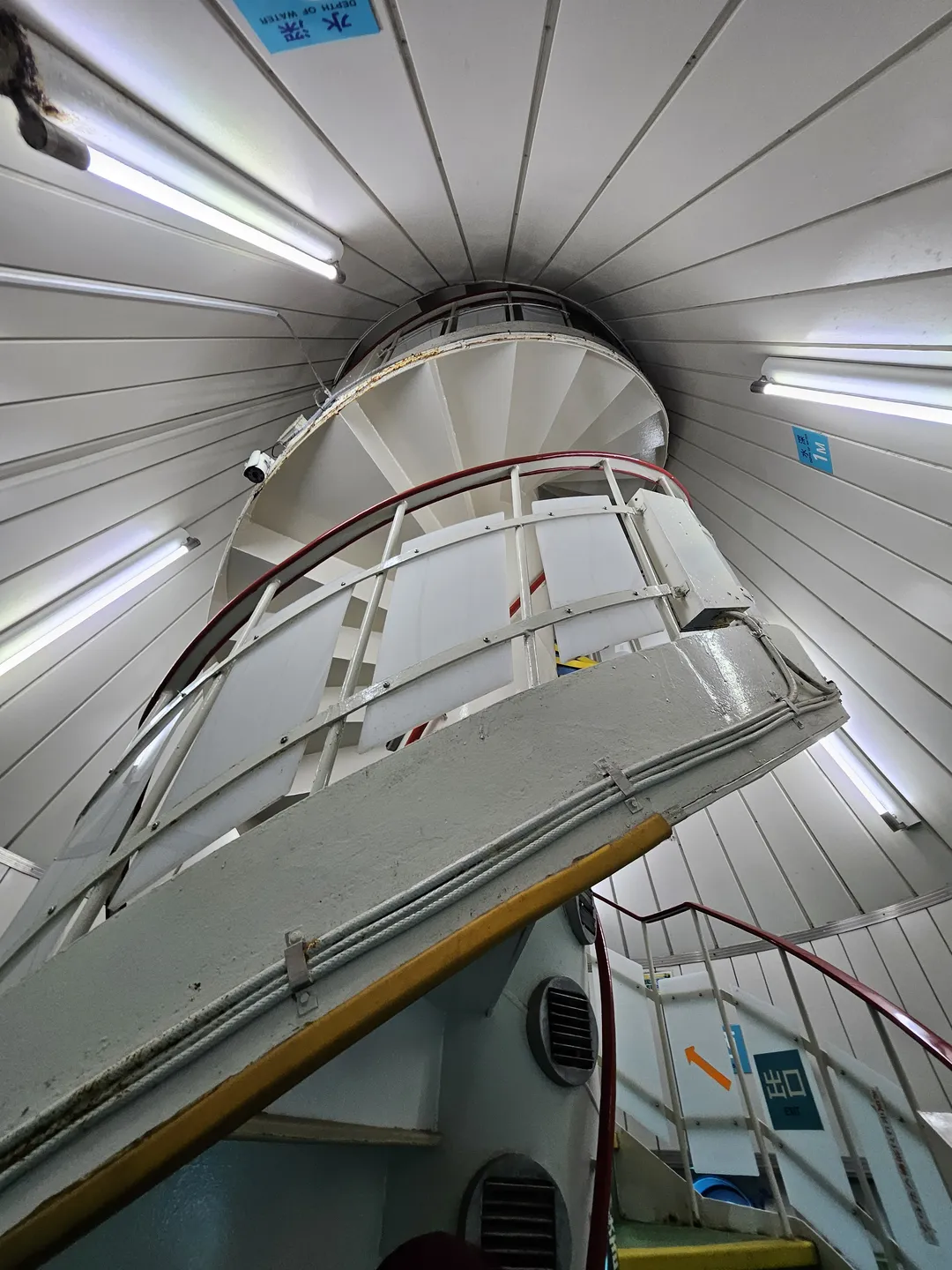 ブセナ海中公園海中展望塔 写真 16