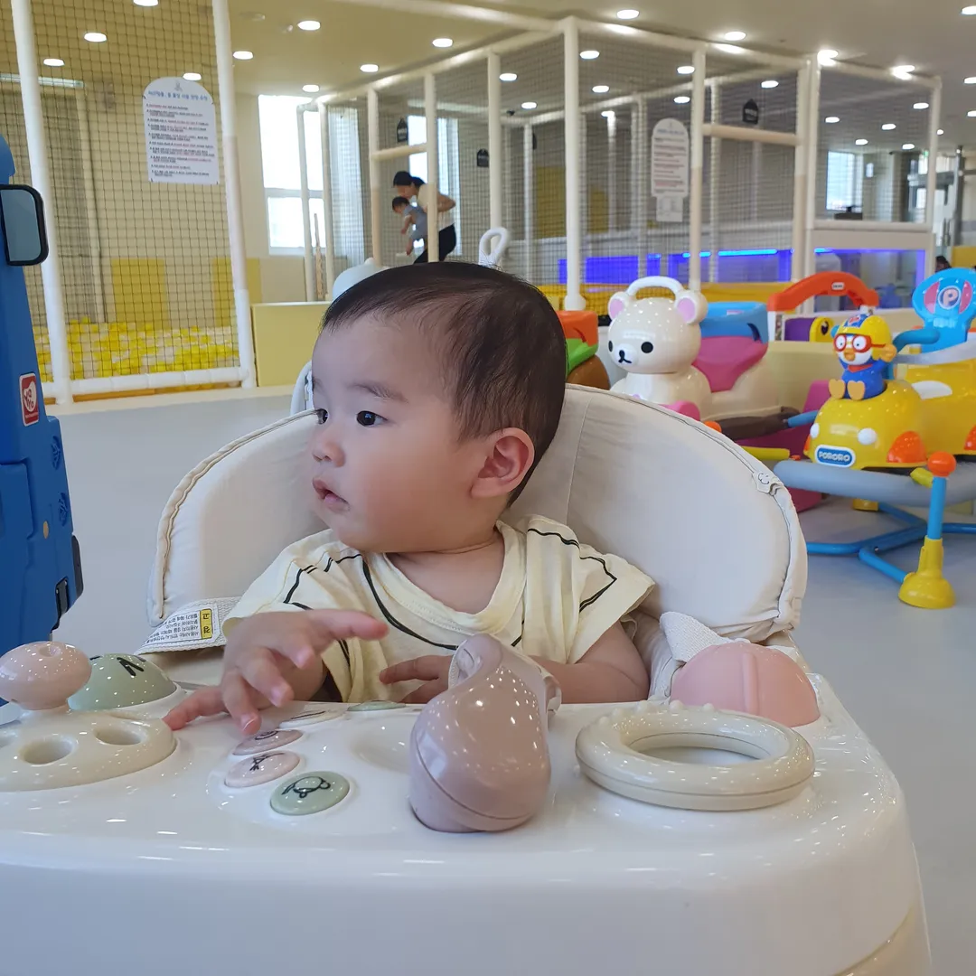 뒤뚱뒤뚱 베이비카페