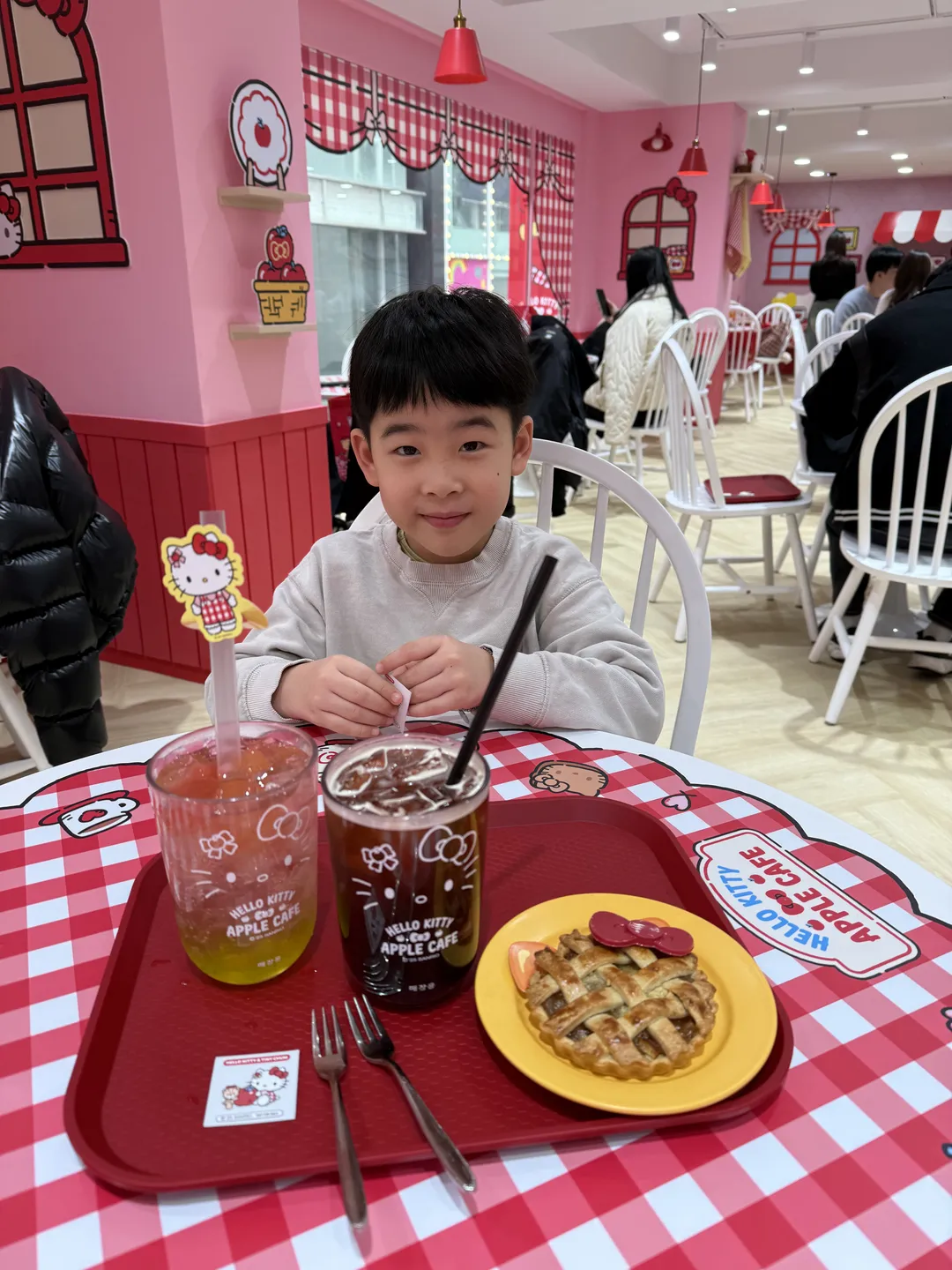 헬로키티 애플카페