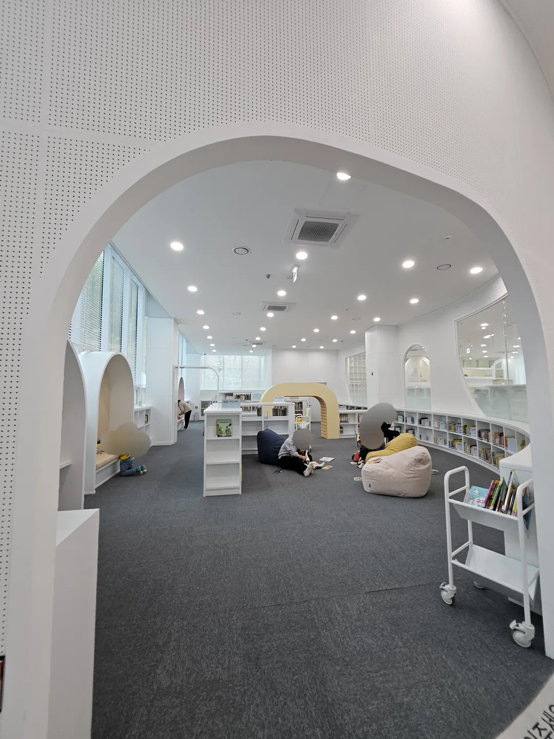 Modam Library photo 8