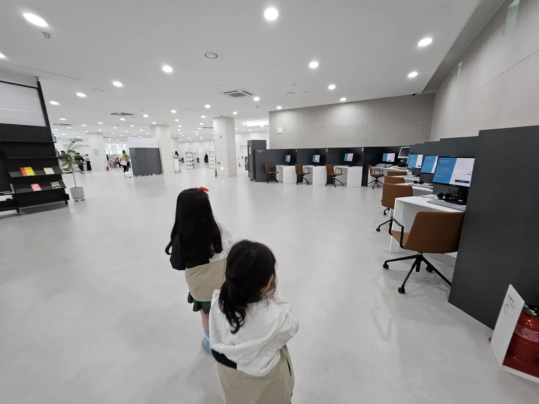 Modam Library photo 36