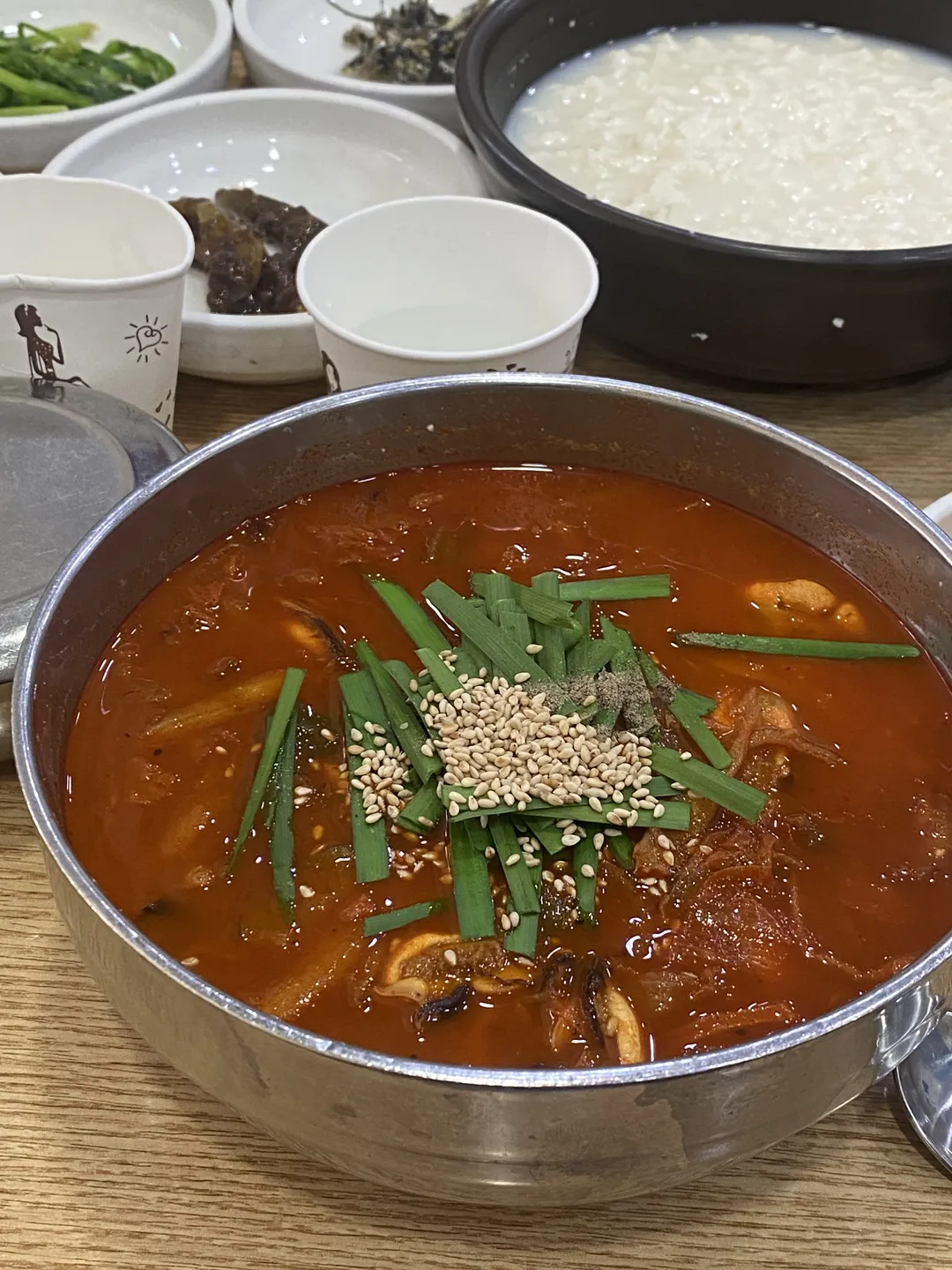 강릉짬뽕순두부 동화가든 본점