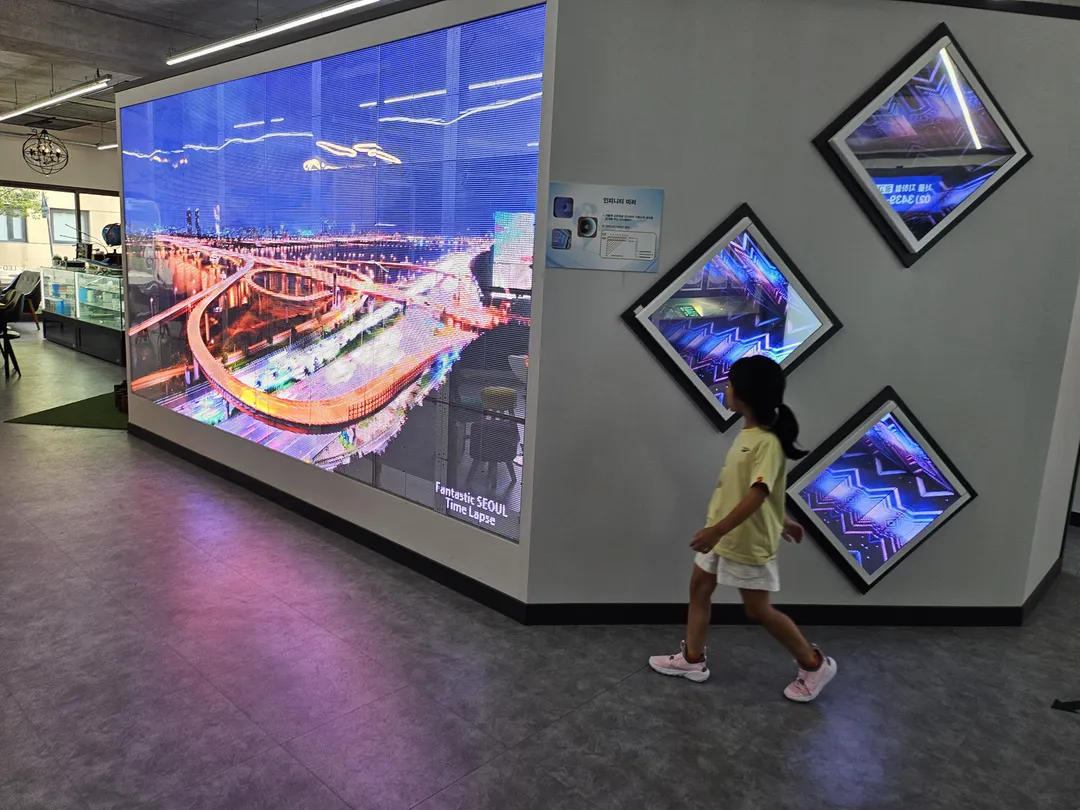 LED SQUARE CAFE 사진 7