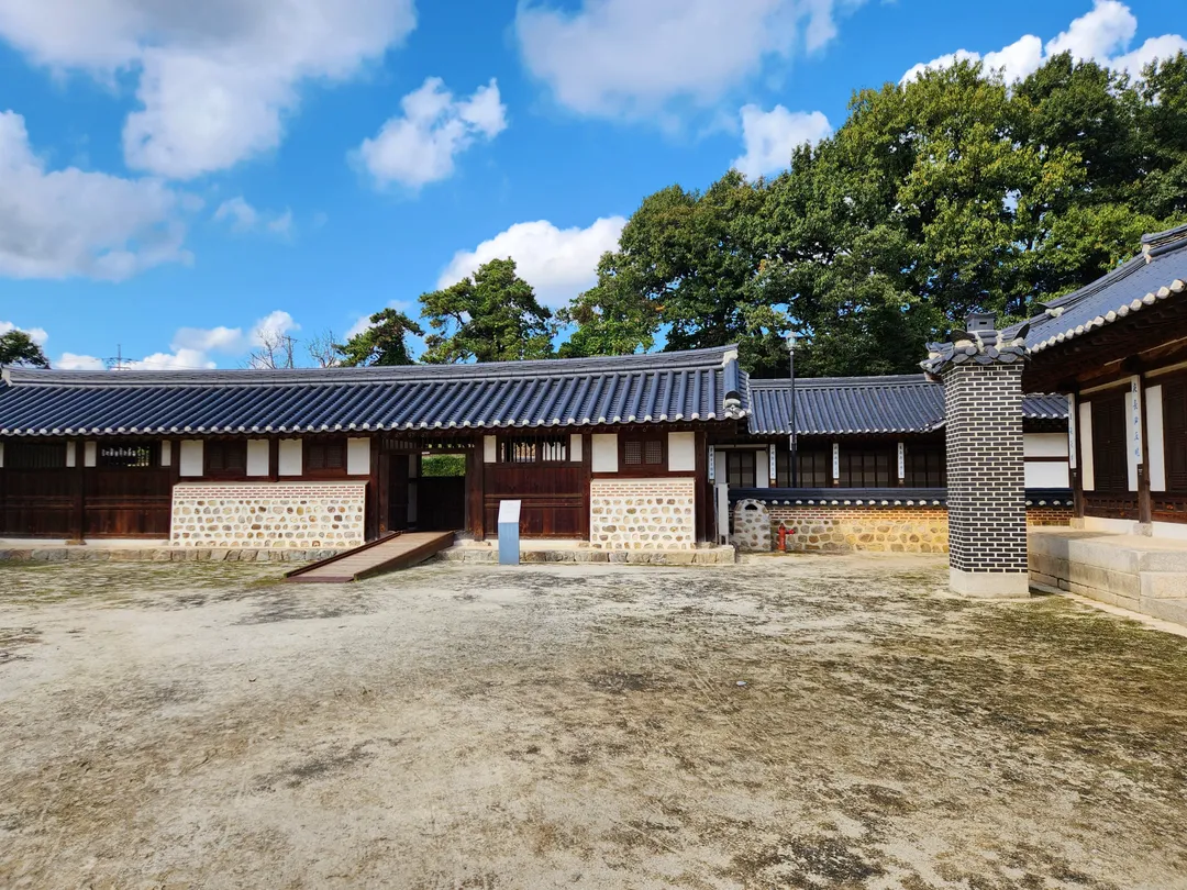 Empress Myeongseong's Birthplace photo 22