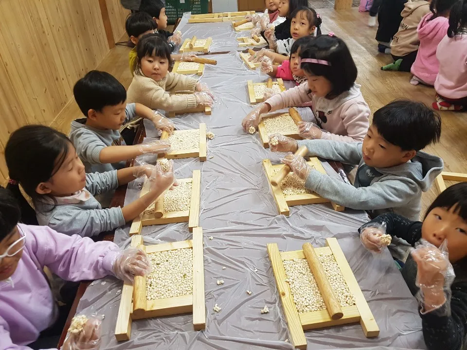 청사초롱마을
