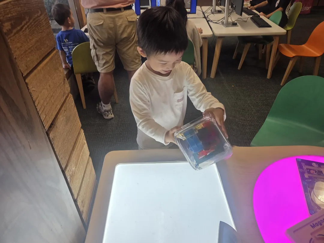 Irvine Public Library - University Park Branch 사진 7