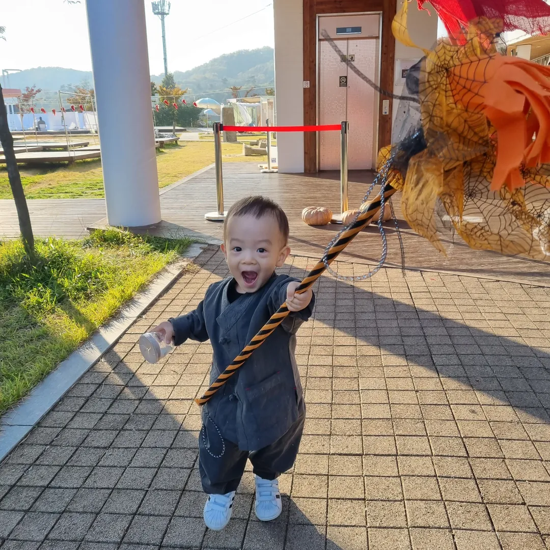 https://image.mom-mom.net/eyJidWNrZXQiOiJtb21tb20tbW9tc3RvdWNoIiwia2V5IjoidHJlbmQvNjIyNGRlNjA1NzBhZWE4NzhhZmIzMWQxIiwiZWRpdHMiOnsicmVzaXplIjp7IndpZHRoIjoxMDgwLCJ3aXRob3V0RW5sYXJnZW1lbnQiOnRydWV9fX0=
