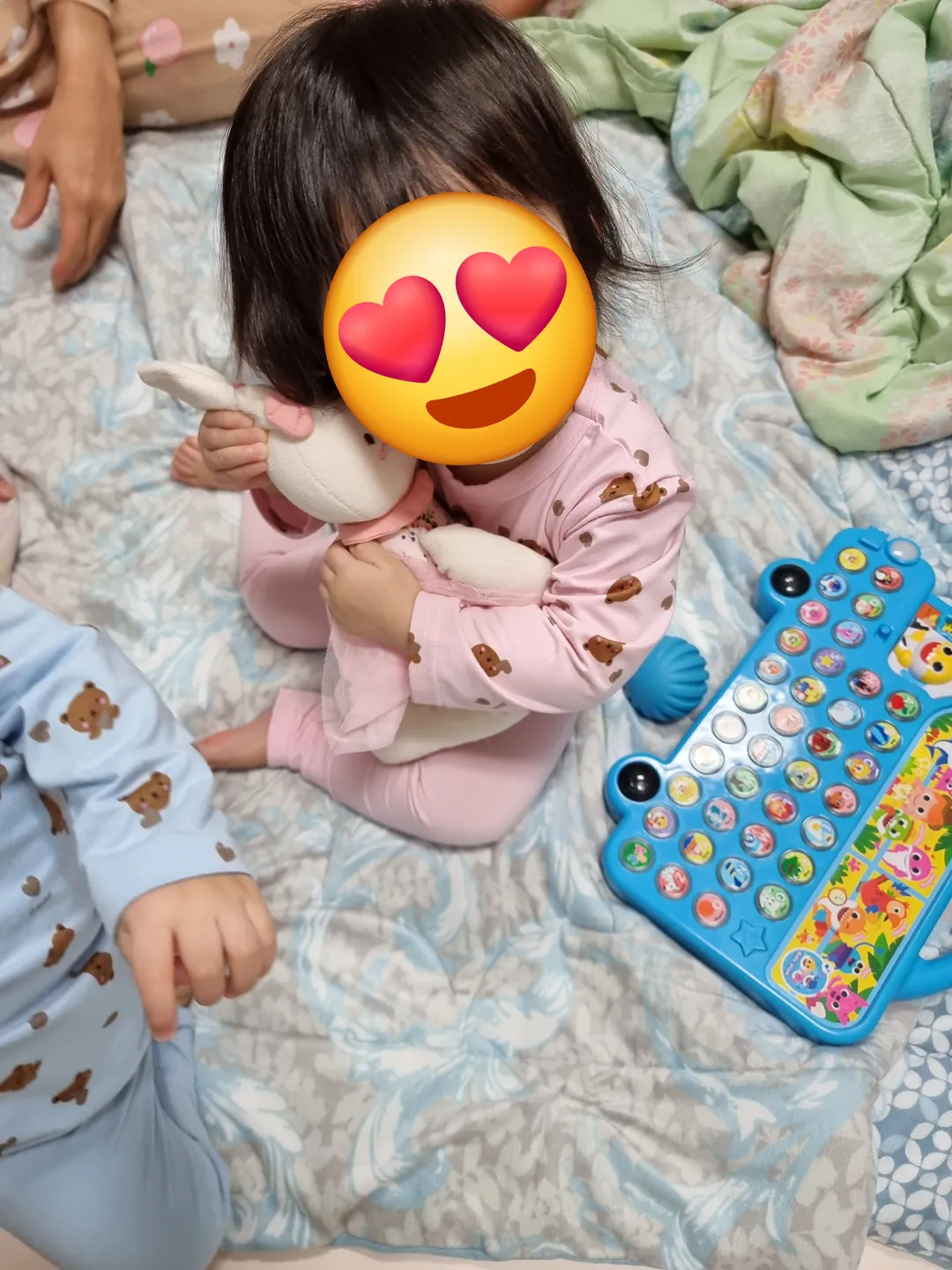 https://image.mom-mom.net/eyJidWNrZXQiOiJtb21tb20tbW9tc3RvdWNoIiwia2V5IjoidHJlbmQvNjY1OTZlZTVkOWNmN2Q2NjMwMGI1NGU5LmpwZyIsImVkaXRzIjp7InJlc2l6ZSI6eyJ3aWR0aCI6MTA4MCwid2l0aG91dEVubGFyZ2VtZW50Ijp0cnVlfX19