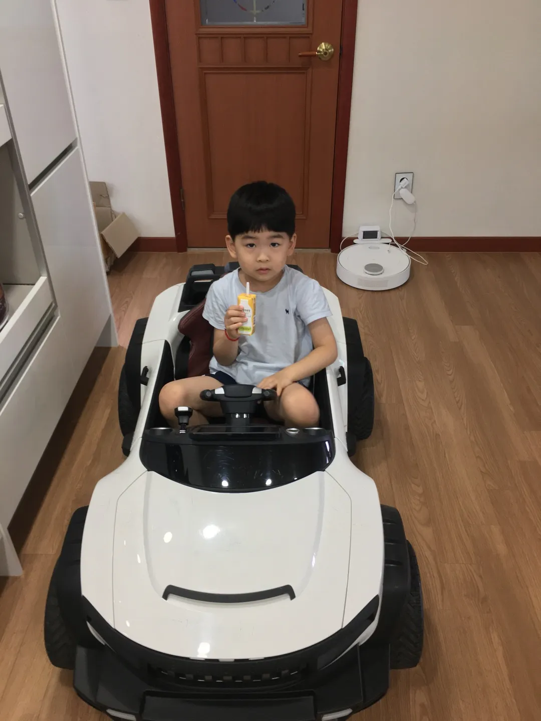 https://image.mom-mom.net/eyJidWNrZXQiOiJtb21tb20tbW9tc3RvdWNoIiwia2V5IjoidHJlbmQvNjc2NGNkMjM3YmQxY2U0NmUxMDU2NWE4LmpwZyIsImVkaXRzIjp7InJlc2l6ZSI6eyJ3aWR0aCI6MTA4MCwid2l0aG91dEVubGFyZ2VtZW50Ijp0cnVlfX19