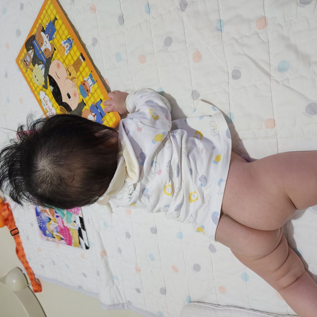 https://image.mom-mom.net/eyJidWNrZXQiOiJtb21tb20tbW9tc3RvdWNoIiwia2V5IjoidHJlbmQvNjYxZjE5MmYwODU2NGI3YjEyYTI4ZmQwLmpwZyIsImVkaXRzIjp7InJlc2l6ZSI6eyJ3aWR0aCI6MTA4MCwid2l0aG91dEVubGFyZ2VtZW50Ijp0cnVlfX19
