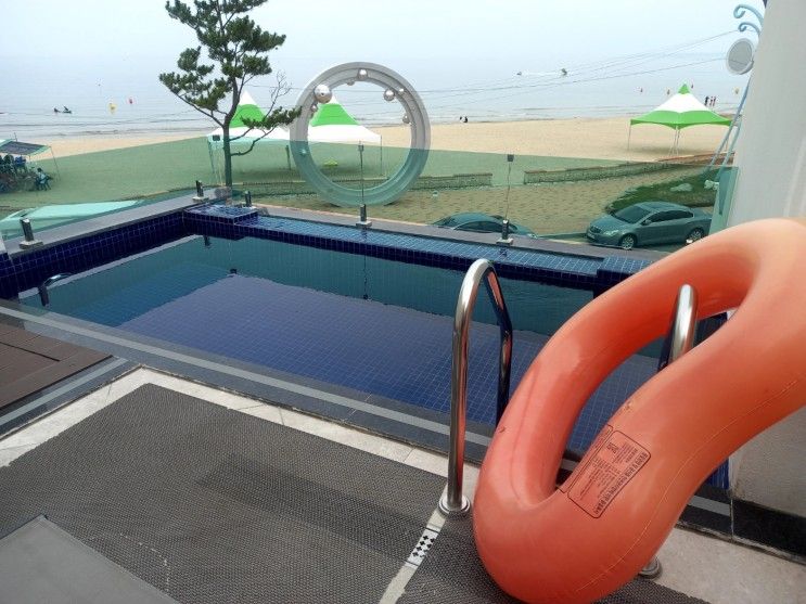 포항풀빌라, 바다를 바라보며 수영할 수 있는 더씨쇼어풀빌라