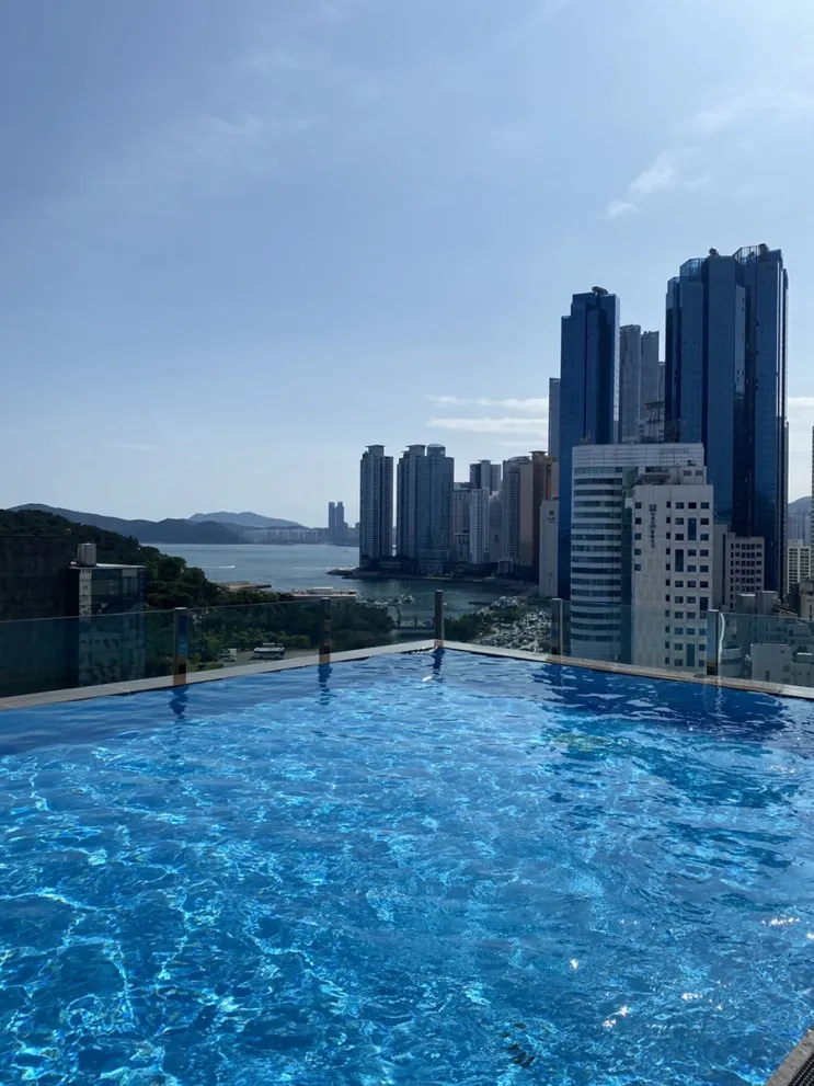 부산 해운대 베이몬드 호텔 :: 루프탑 수영장, 조식 및 룸 컨디션...