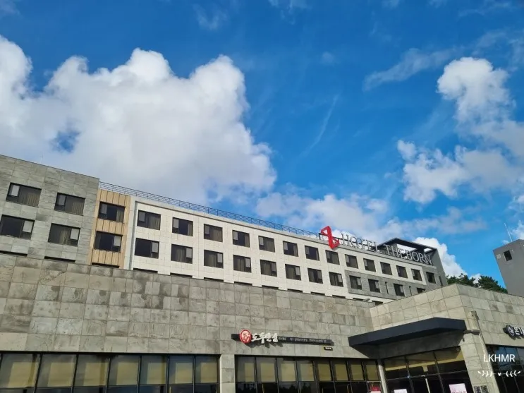 제주도 여름휴가 숙박은 (호텔 더본 제주)