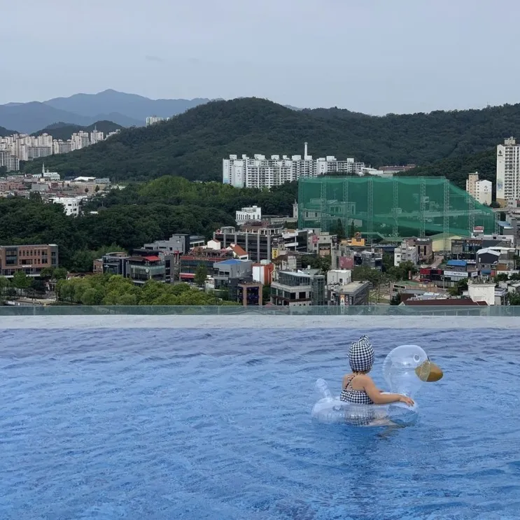 대구 아이랑 여행 / 레이크 뷰 / 루프탑 인피티니풀 [호텔수성]