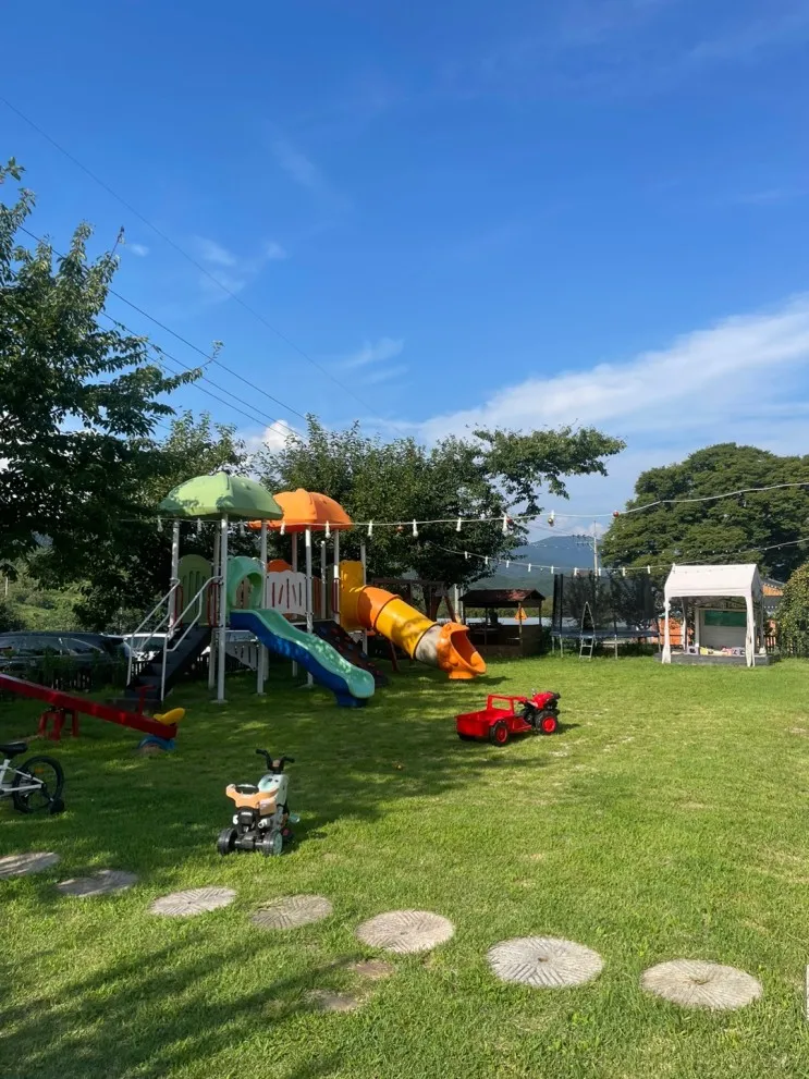 [ 경북펜션 ] 치산계곡 근처의 멋진 경북영천 키즈펜션 시고로