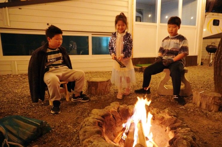 양평 카라반 추천 스마일카라반펜션 개별 수영장 계곡뷰 숙소