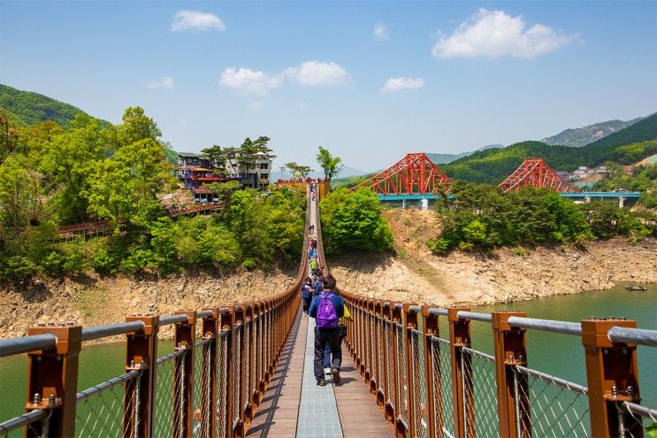 여행 제천 가볼만한곳 옥순봉 출렁다리 제천 숙소 호수풍경 펜션