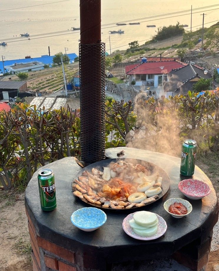 남해촌캉스 아인민박펜션 아인방 솥뚜껑삼겹살 남해 오션뷰 숙소