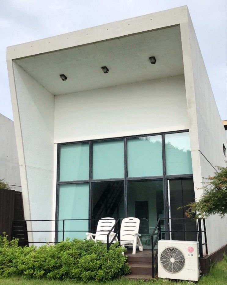 안면도] 안면도의 프라이빗한 풀빌라 복층 독채 펜션 ::코모빌...