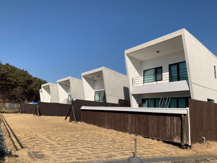 [코모빌라] 충남 태안 안면도 독채 복층 풀빌라 펜션