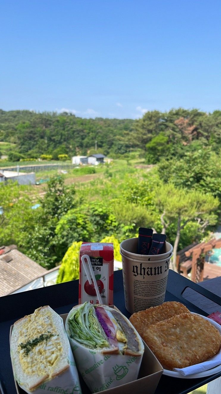 경주 무료조식, 사진 인화까지... 깔끔한  펜션 [보문힐스테이]