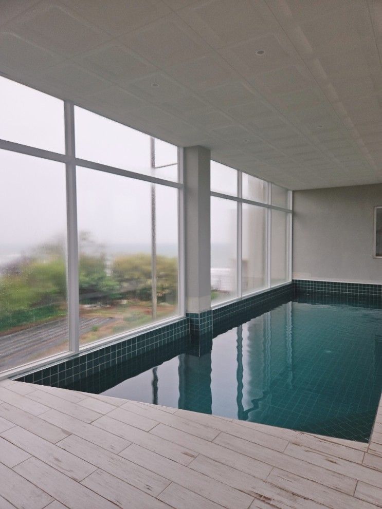 포항풀빌라 빠쏘 풀빌라 쇼룸에서 프라이빗한 물놀이