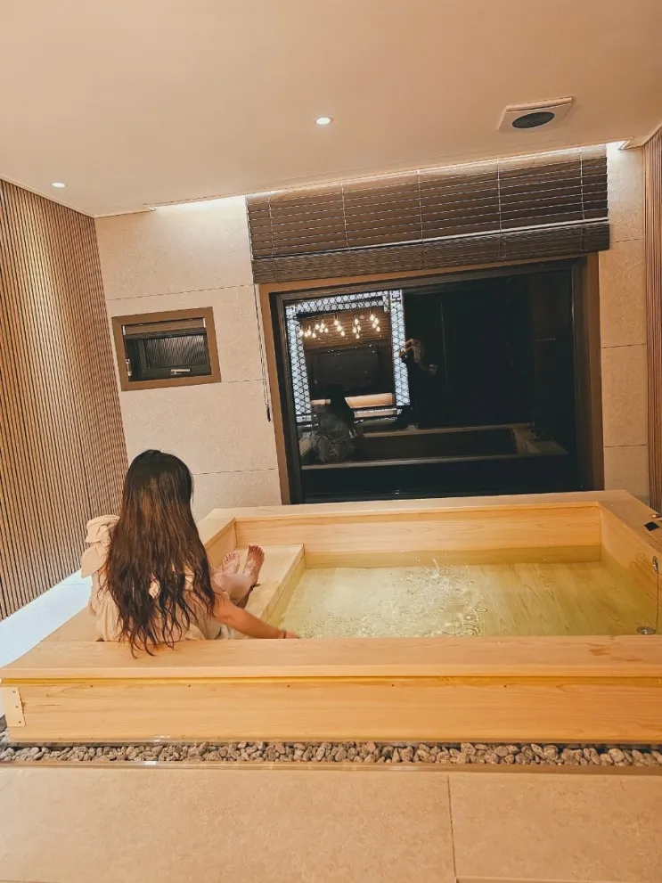 영덕 연화문 호텔 오션스위트트윈 히노끼탕 숙소