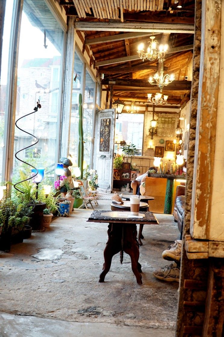 강화도 조양방직 : 가장 오래된 공장에서 가장 유명한 카페로