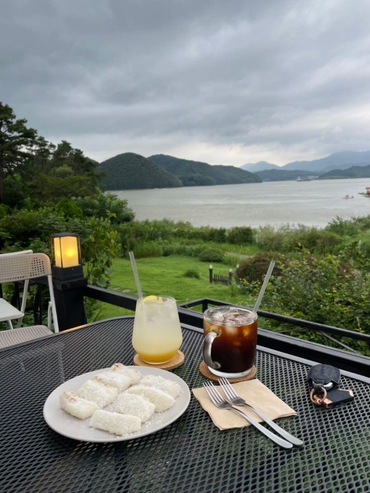 용인 이동저수지 비오느날 분위기있는 카페 추천, 화수공간 +코코넛인절미 (주차팁)