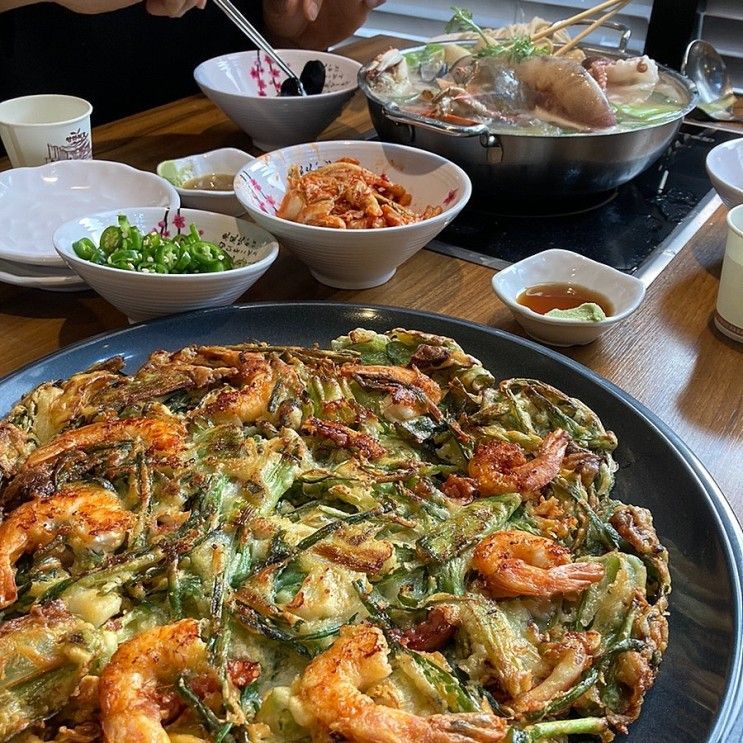 금남리칼국수 신선한 해산물과 인생 파전을 만난 곰아줌칼국수